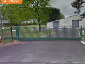 A85 A SEULEMENT 7KM - LOCAL D'ACTIVITES 1 680 M2