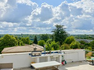 Situation exceptionnelle en coeur de ville.