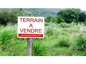 Terrain plat constructible 710 M²