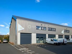 Bureaux et stockage A LOUER