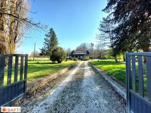 Maison isolée avec 5 chambres et grand terrain.