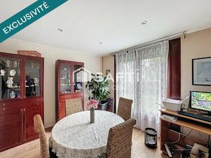 Maison semi individuelle  3 chambres  1 bureau  garage  jardin