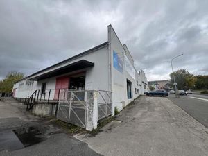 Location local industriel 697 m² à Rodez (12000)