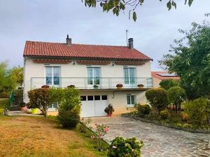 Vente maison 4 pièces 98 m² à Nontron (24300)  161 250 €