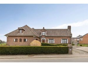 Rustig gelegen landhuis met 6 kamers
