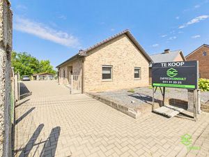 Instapklare gelijkvloerse woning met 3 slpk op 10a 21ca!