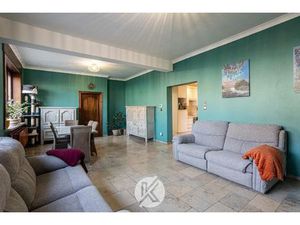 Ruime woning met polyvalente bijgebouwen