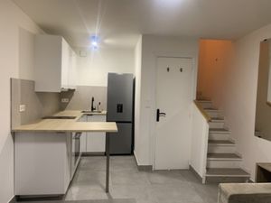 Location Maison 2 pièces 31m² PIGNANS 83790