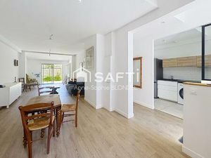 BORDEAUX CHARTRONS Echoppe rénovée de 72m2 avec jardin