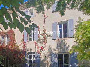 A vendre Ventoux Mas ancien avec terrain et piscine