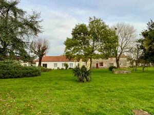 Vente maison 4 pièces  106.00m²  Saint