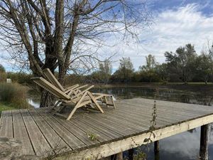 Propriété Avec Étang