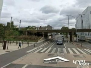 LOCAL COMMERCIAL A VENDRE OU A LOUER