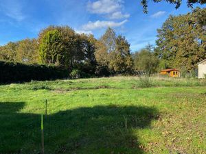 Terrain à bâtir à Brach (33480)