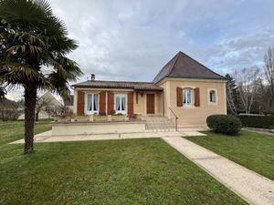 Vente maison 5 pièces 111 m² à Montignac (24290)  312 000 €