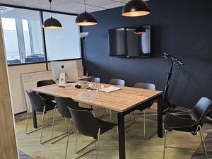 Montpellier  Proche TRAM  LOCAL PROFESSIONNEL RECENT ET PA