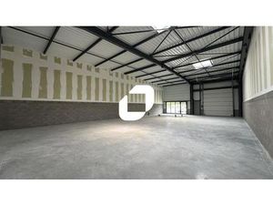 A VENDRE OU A LOUER  LOCAUX NEUFS À VENDRE OU À LOUER