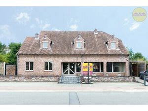 Commercieel te koop in Geel met 3 slaapkamers