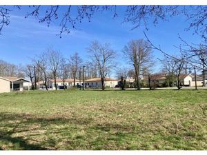 Vente terrain 1024 m² Saint-Médard-en-Jalles (33160)