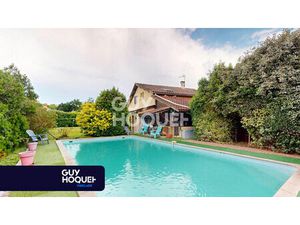 Maison spacieuse avec dépendances A VENDRE.