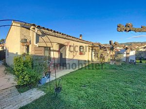 A vendre sur la commune de Cheval Blanc maison de plain pied 3 chambres jardin.