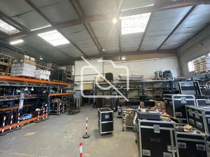 Local indépendant avec terrain - 1 000 m² - Lagny sur Marne