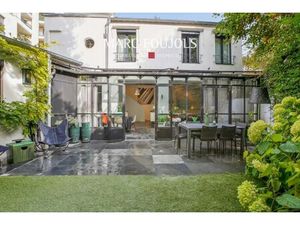 Maison de luxe à vendre dans le quartier Ile de la Jatte-Parc d'Orléans