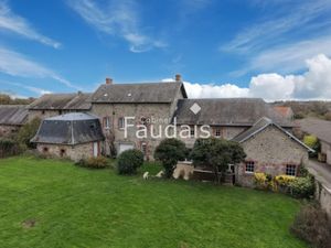 Vente maison 13 pièces 382 m² à La Haye (50250)  577 000 €