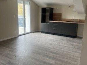 Location appartement 3 pièces 65 m² à Adé (65100)