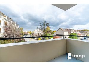 Vente appartement 2 pièces 43 m² à Cergy (95000)  159 900 €
