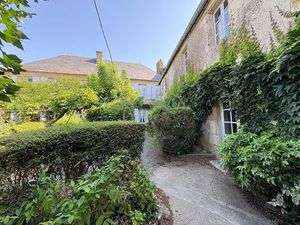 Maison de caractère au coeur de Melle - 12 pièces