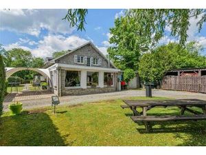 Maison à vendre avec terrasse et jardin   Dinant (VBD54401)