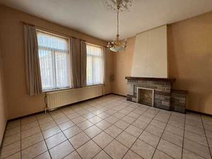 Très spacieuse maison de caractère au cœur d'Hélécine !