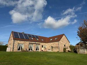 VENDU / Maison avec grand terrain  entrepôt et double garage