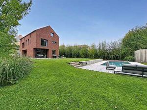 SOUS OPTION - Splendide villa passive dans un quartier prisé