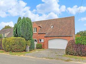 Villa avec 4 chambres et beau jardin à Overijse !