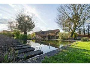 Ancien moulin rénové avec des vues dégagées