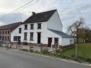 Belle maison villageoise avec garage et grand jardin