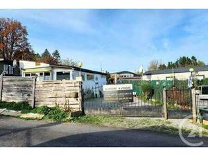 Parcelle et caravane au Domaine de la Longue Taille