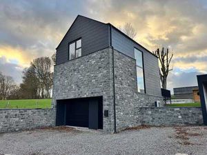 Maison neuve semi meublée avec Piscine