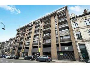 Verviers: studio avec emplacement de parking et cave