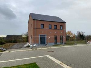 NOUVELLE CONSTRUCTION (clé sur porte)