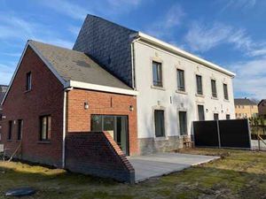 Maison avec 3 chambres et jardin au centre de Haneffe