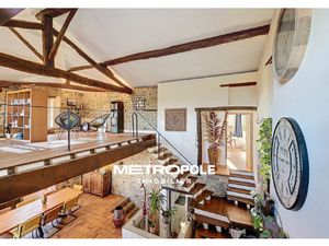 Maison de caractère 326 m2 habitables sur 3 800 m2 de terr