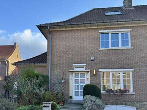 Maison 3 façades rénovée dans un clos calme