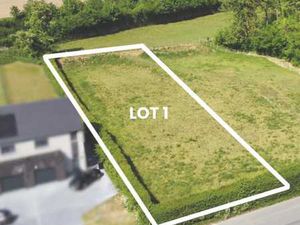 Terrain de 12ares à Florennes en zone d’habitat rural