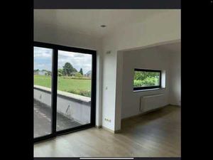 Appartement entièrement rénové à louer