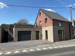 Superbe habitation 3 chambres avec terrasses et jardin.