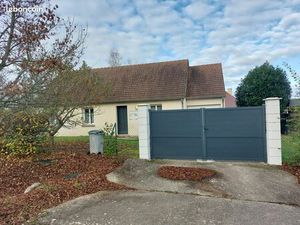 Pavillon dans lotissement qualitatif arboré  5 minutes à pied des écoles 255 000 euros