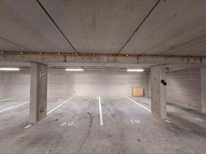 Garage à louer à Deerlijk € 65 (LHEV6) - ERA Becue (Zwevegem) | Zimmo